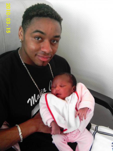 BRUNO ET MAORHA LA FILLE A MA COUSINE SYLVIE 1JOUR APRES SA NAISSANCE